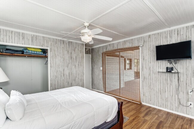 Building Photo - 1402 Via De Luna Dr