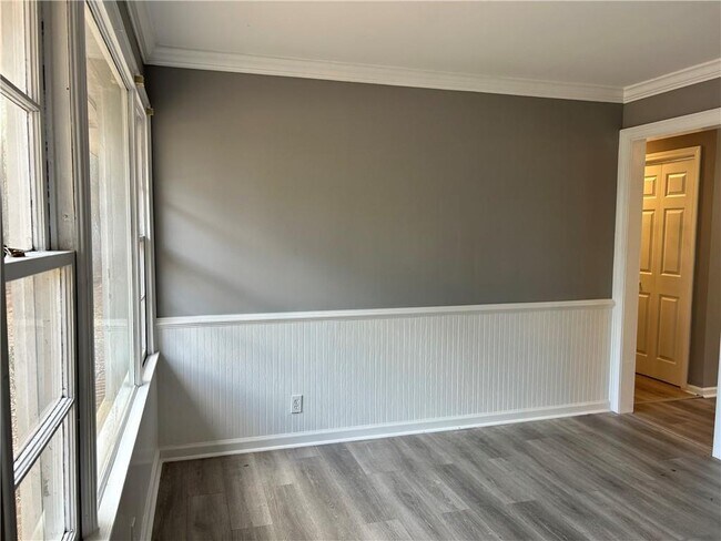 Building Photo - 53 Pool Cir