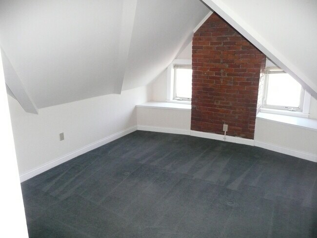 Building Photo - 2812 Erie Ave