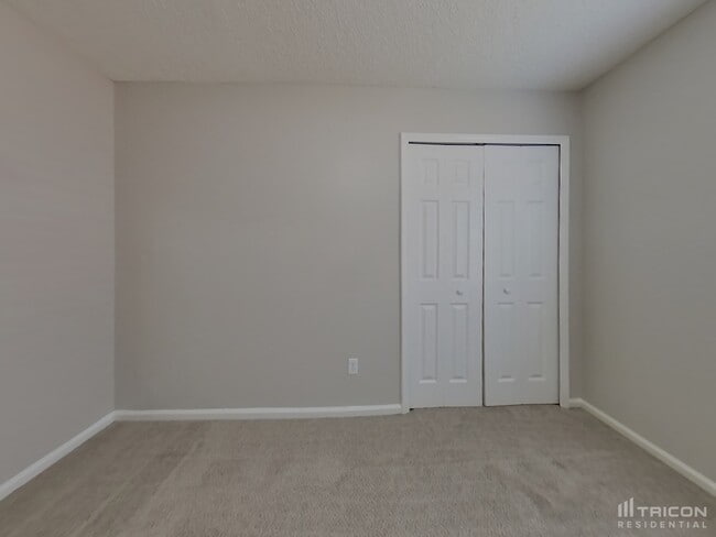 Building Photo - 1127 Summer Springs Drive