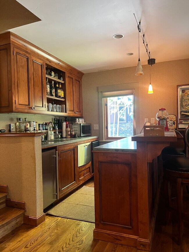 Building Photo - Luxury Furnished Monte Sereno Estate | Short-Term Executive Lease | Resort-Style Living