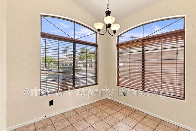 Building Photo - 1885 E Palomino Dr