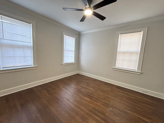 Building Photo - Bungalow in rosewood