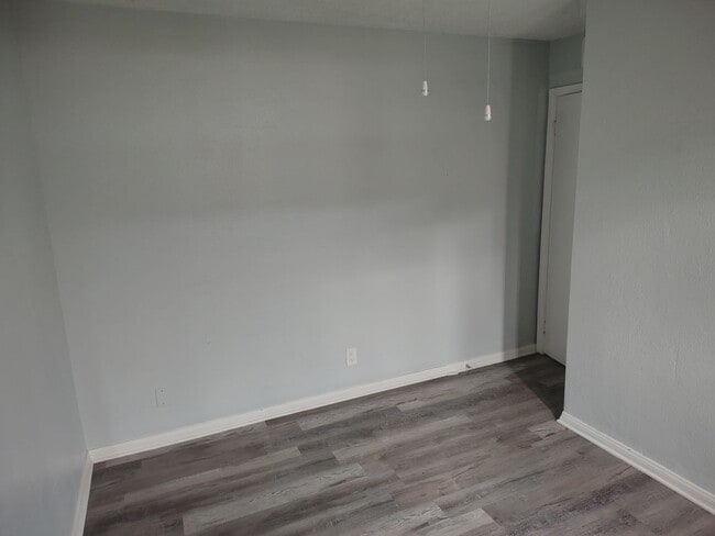 Building Photo - Yose-Gree