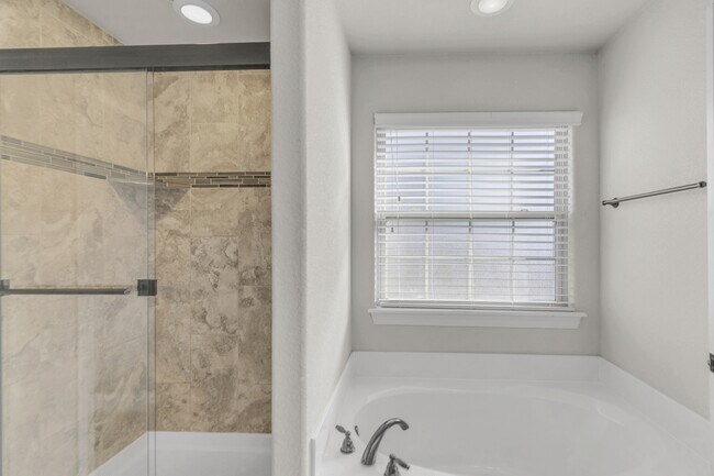 Building Photo - 1101 Chattie Dr