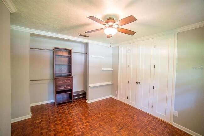 Building Photo - 1009 NW 39th Dr