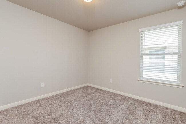 Building Photo - 1417 Arcadian Lily