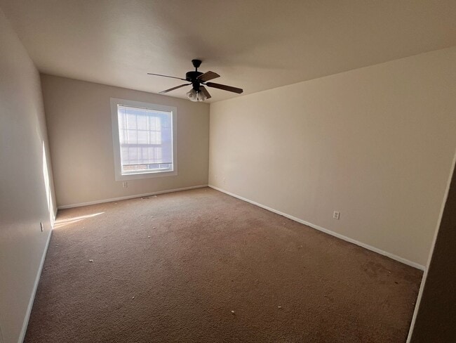 Building Photo - 16785 Huntington Ln