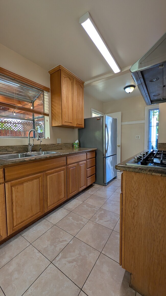 Building Photo - 1203 N Kenilworth Ave