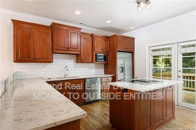Building Photo - 320 Glenburney Dr