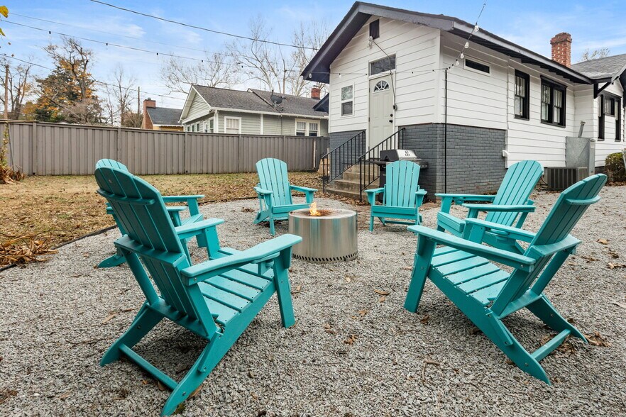 Building Photo - 2214 Wallace St