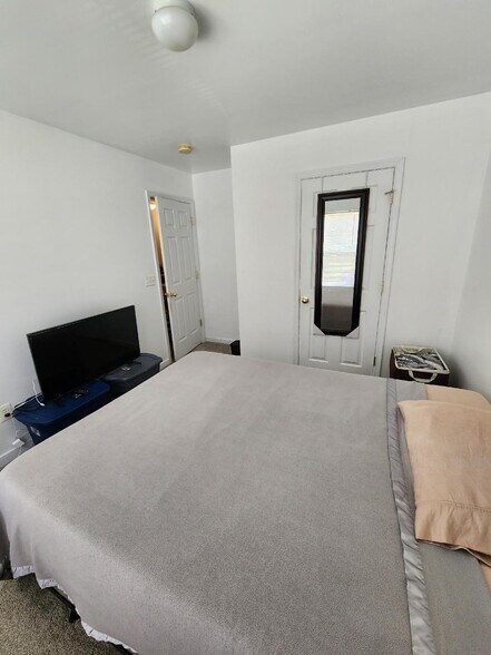 Second Bedroom - 4205 Riding Place Rd