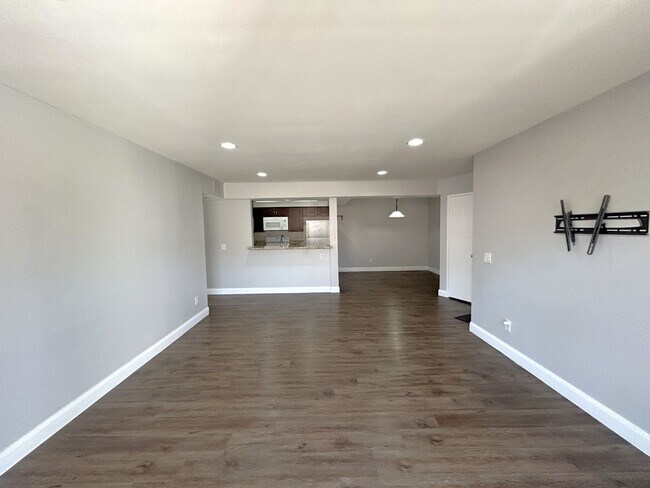 Building Photo - COUNTRY MILE RD POMONA 91766 (2 BED / 2 BATH)