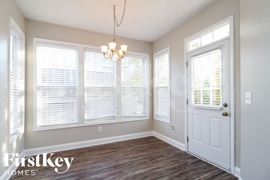 Building Photo - 221 Bridgewater Dr