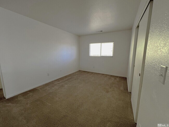Building Photo - 9648 Autumn Leaf Way
