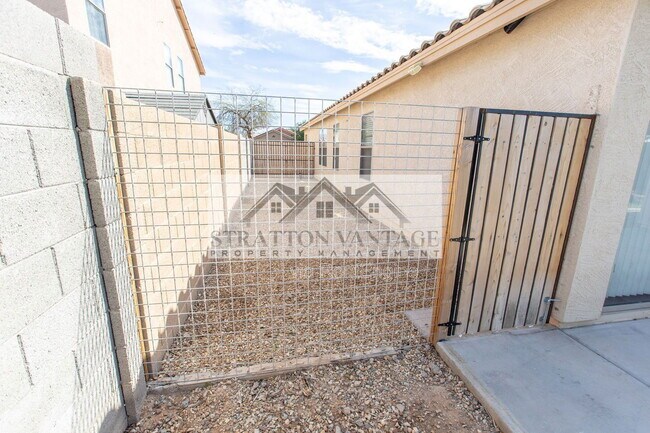 Building Photo - 9630 W Kingman St