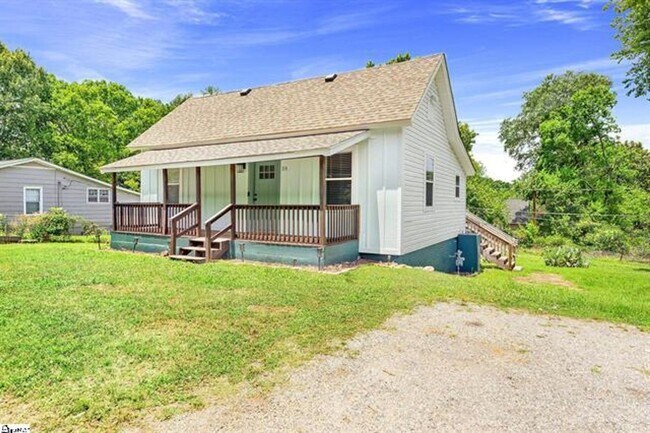 Primary Photo - 2 Bed, 2 Bath Fully Renovated Home Available in Greenville