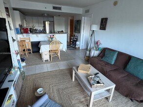 Building Photo - 2740 SW 28th Terrace