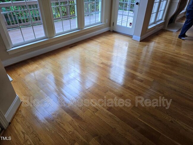 Building Photo - 10216 San Remo Pl