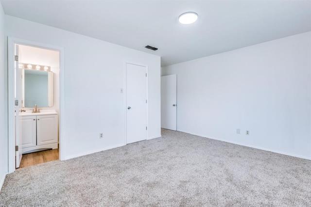 Building Photo - 1422 Deborah Ave