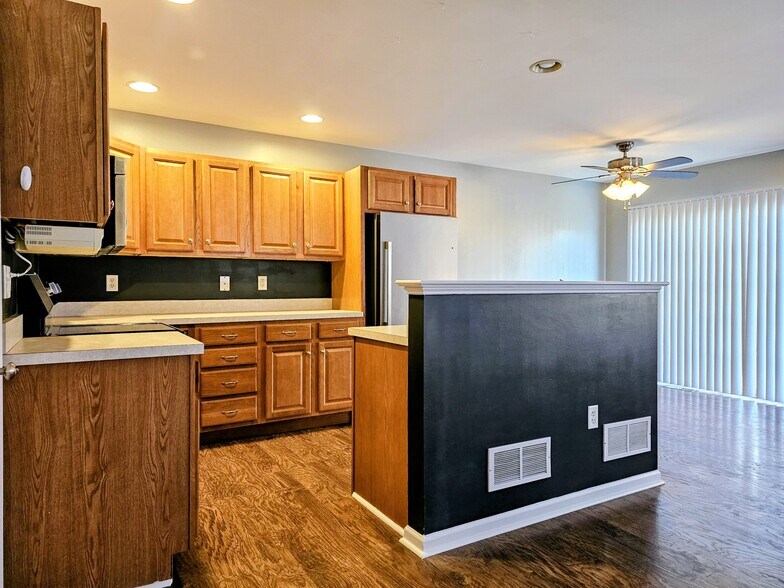 Building Photo - 21 Granite Dr