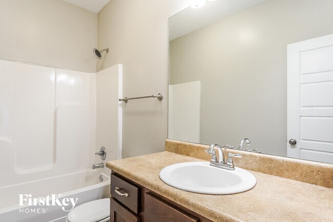 Building Photo - 5576 Park Side Rd