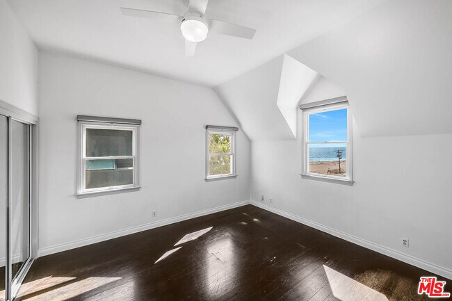 Building Photo - 6457 Surfside Way