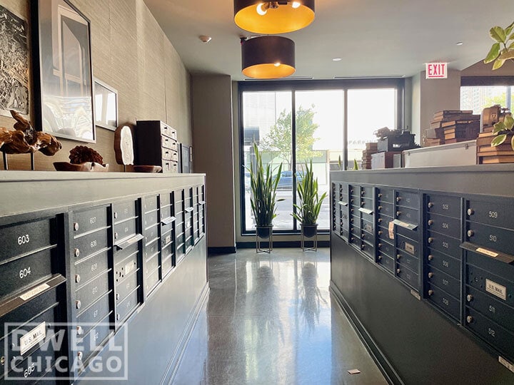 Building Photo - 152 W Huron St