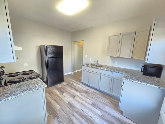Building Photo - 115 N 46th St