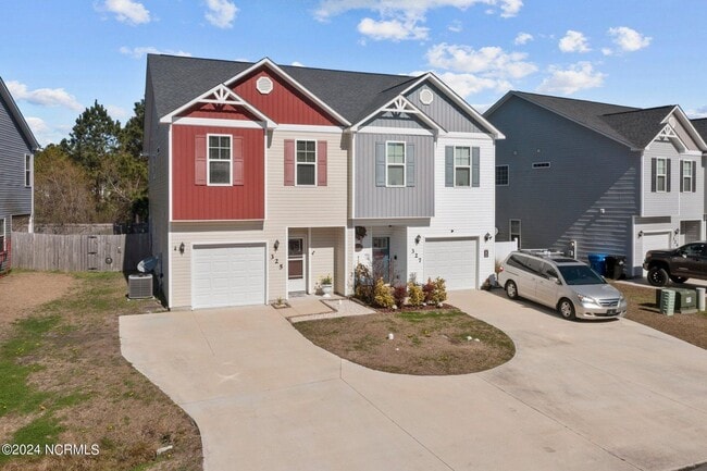 Building Photo - Holly Ridge Townhome Available!