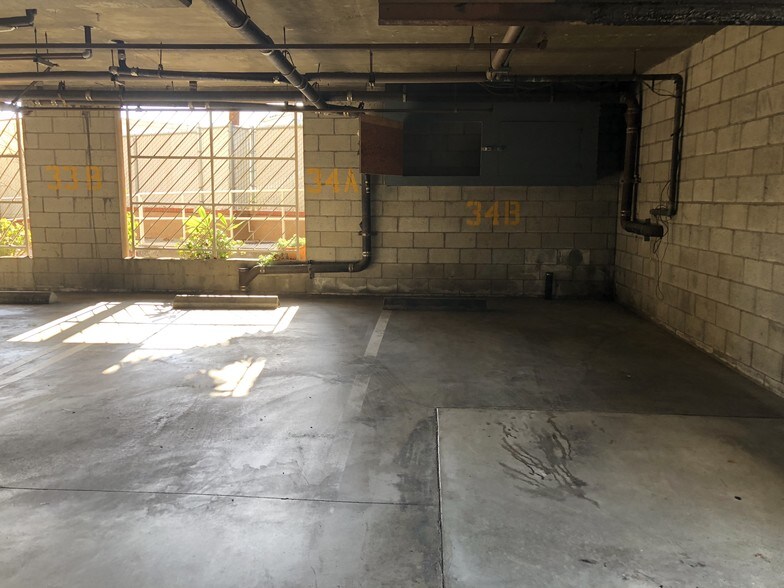 2 car garage - 730 Cory Dr