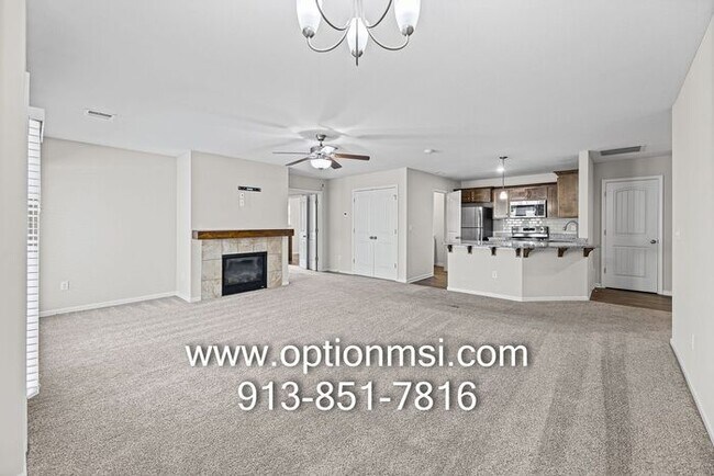 Building Photo - Beautifully Updated Liberty Home in a Prime Location!