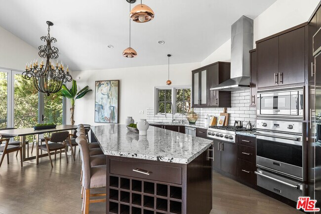 Building Photo - 3782 Berry Dr