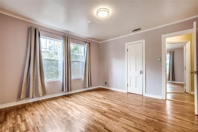 Building Photo - 8810 Daytonia Ave