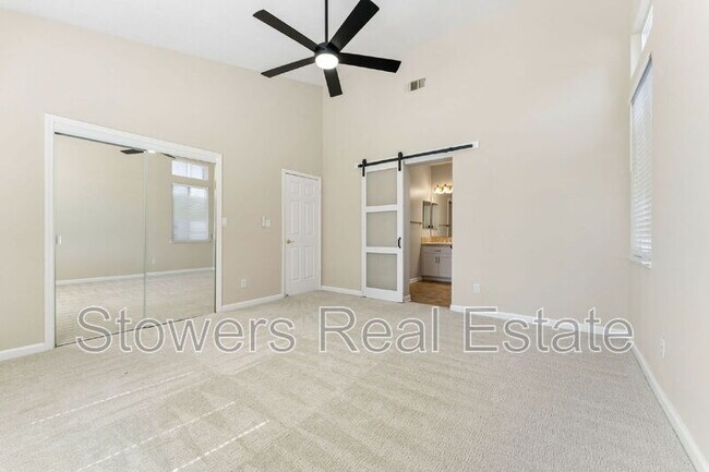 Building Photo - 137 Woodcrest Dr