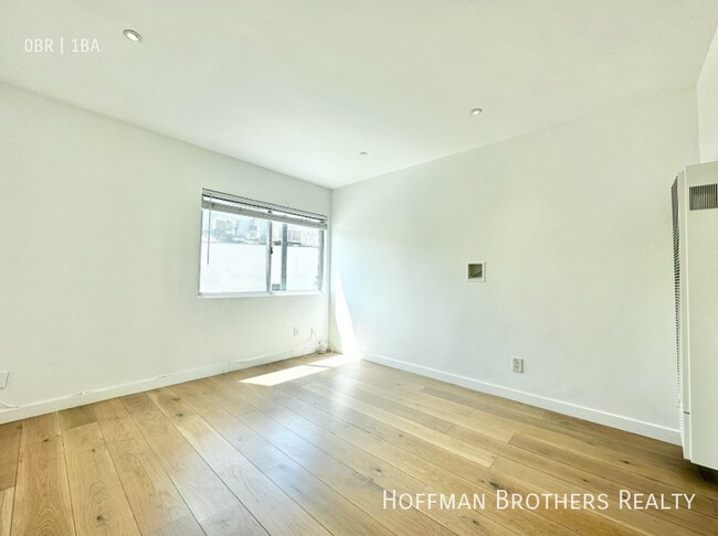 Building Photo - 1313 Ocean Front Walk