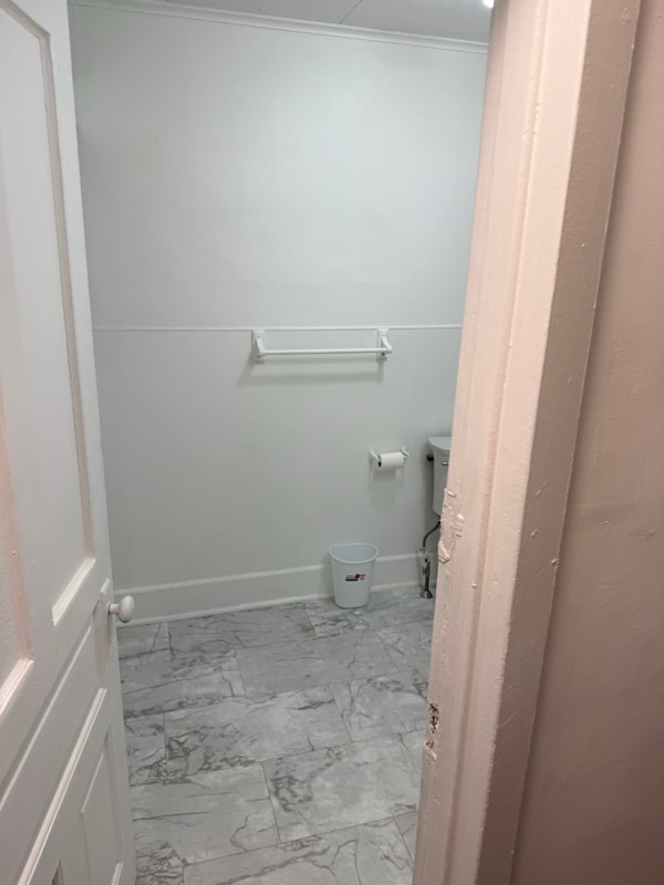 Building Photo - 526-14-1/2 S 14 1/2 St