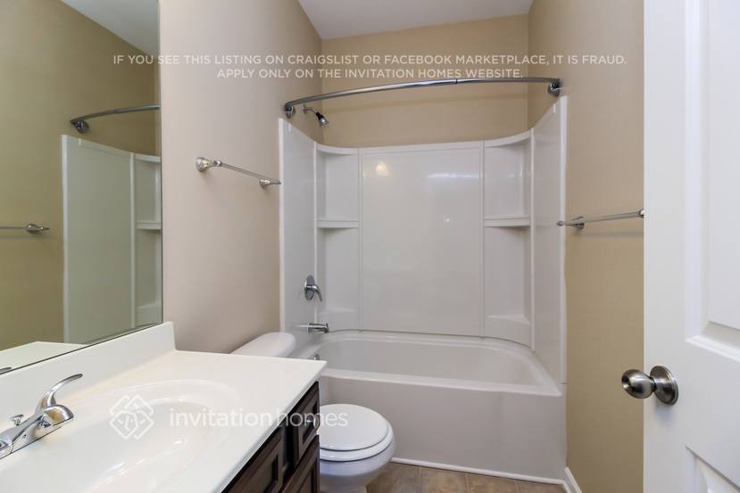 Building Photo - 921 Upland Ives Dr