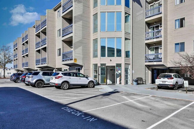 Building Photo - Hampton, NH2