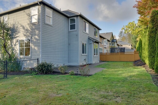 Building Photo - Kent Easthill 2 Story