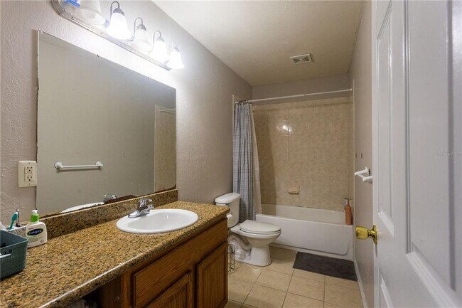 Building Photo - 1159 SW Valencia Heights Ave