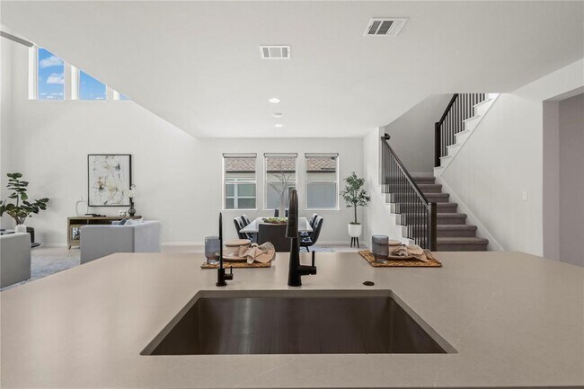 Building Photo - 1128 Villa Rialto View