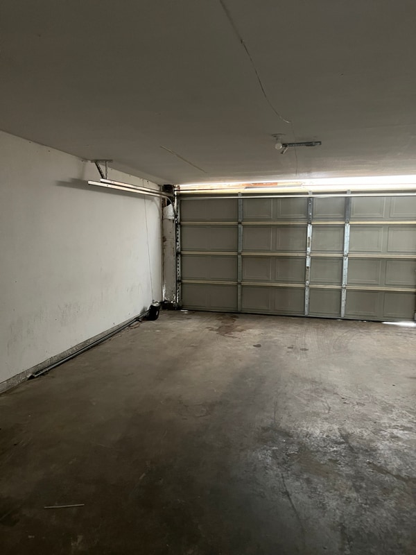 Building Photo - 43711 Challenger Way