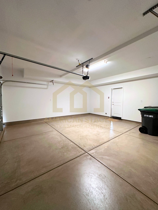 Building Photo - 1724 River Vista Way