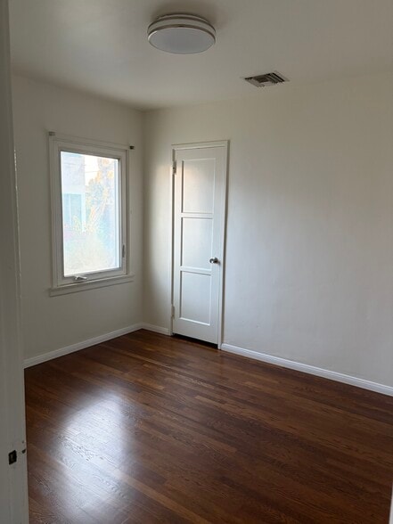 Bedroom - 811 E Nutwood St
