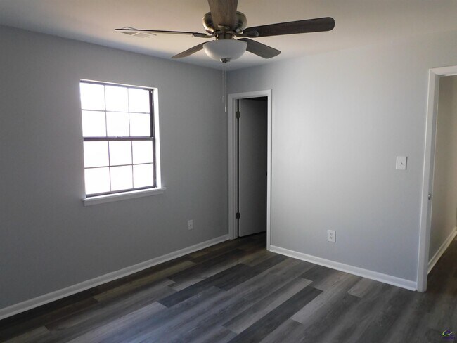 Building Photo - 204 Tallulah Trail