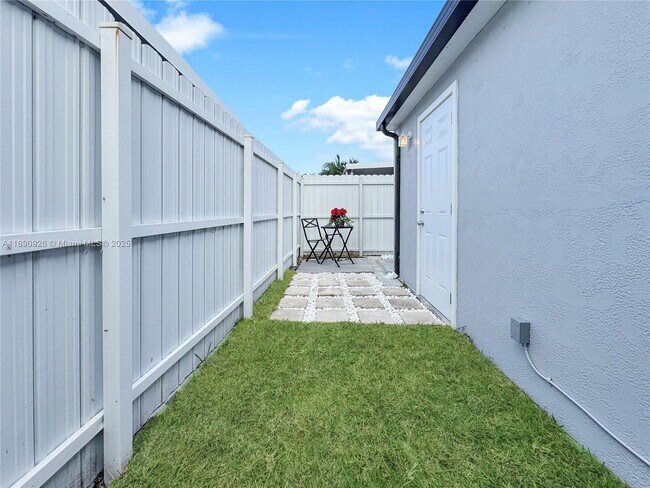 Building Photo - 8852 NW 108th St