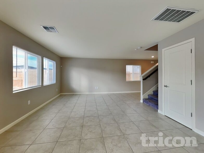 Building Photo - 8962 Wolf River Dr