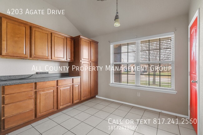 Building Photo - 4203 Agate Dr