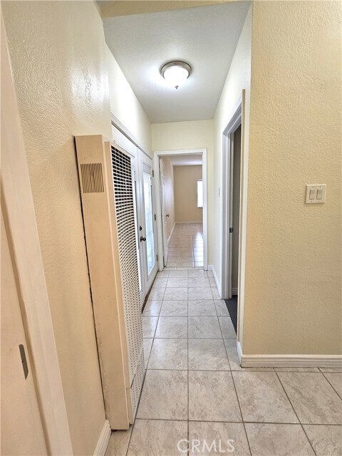 Building Photo - 609 Lorena Ave